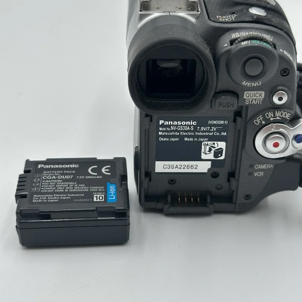 Panasonic NV-GS30A MiniDV Digital Camcorder 500x Zoom Remote Case Untested